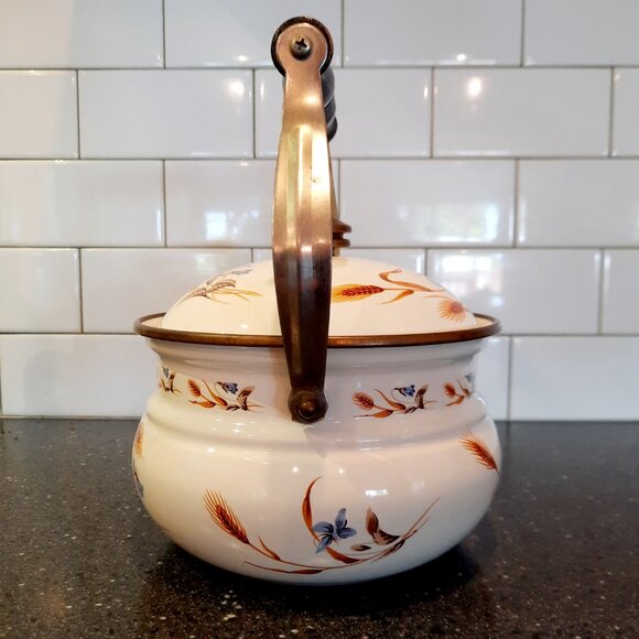 Adorable Vintage Enameled Teapot - Picture 4 of 10